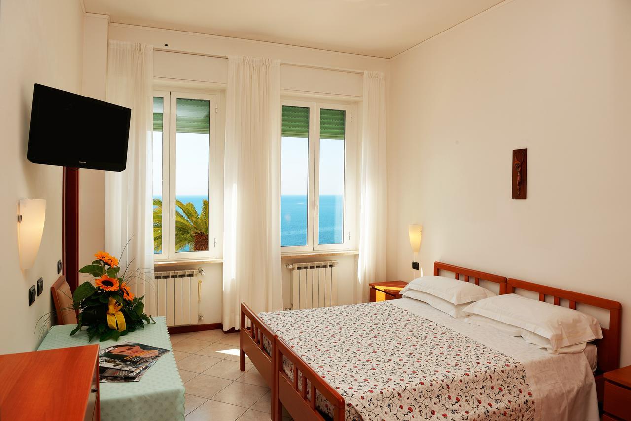 Casa Fatebenefratelli Hotel วาราซเซ ภายนอก รูปภาพ