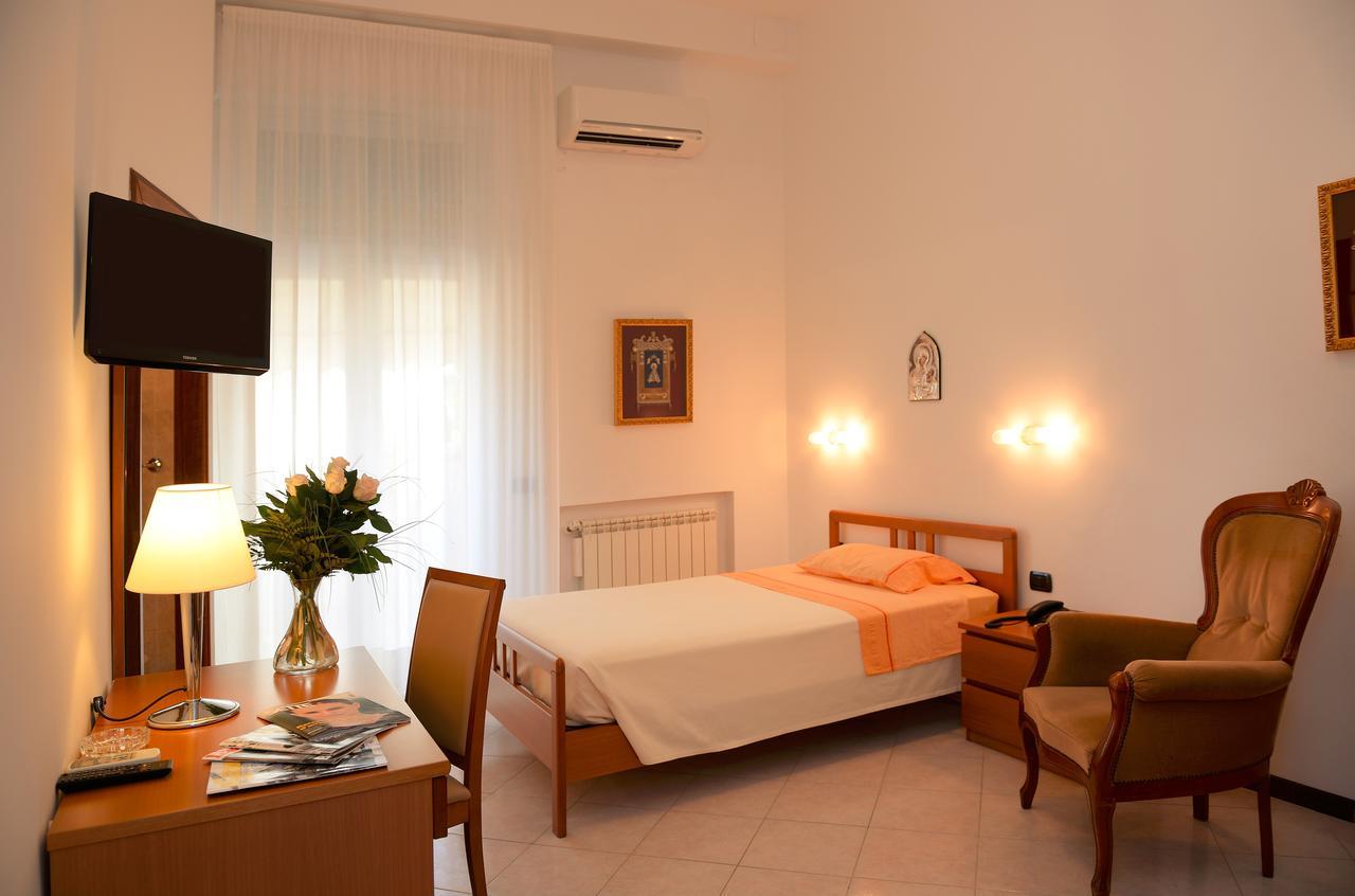 Casa Fatebenefratelli Hotel วาราซเซ ภายนอก รูปภาพ