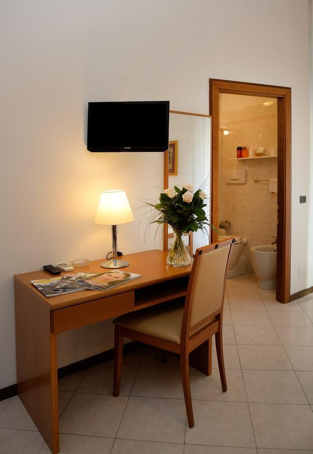 Casa Fatebenefratelli Hotel วาราซเซ ภายนอก รูปภาพ